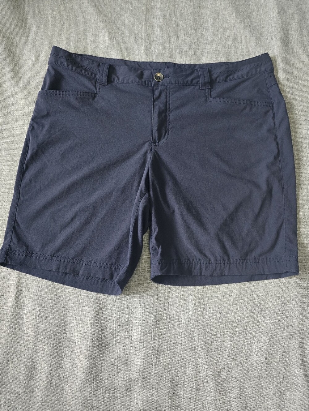 Eddie Bauer Navy Flat-Front Performance Shorts Size 12